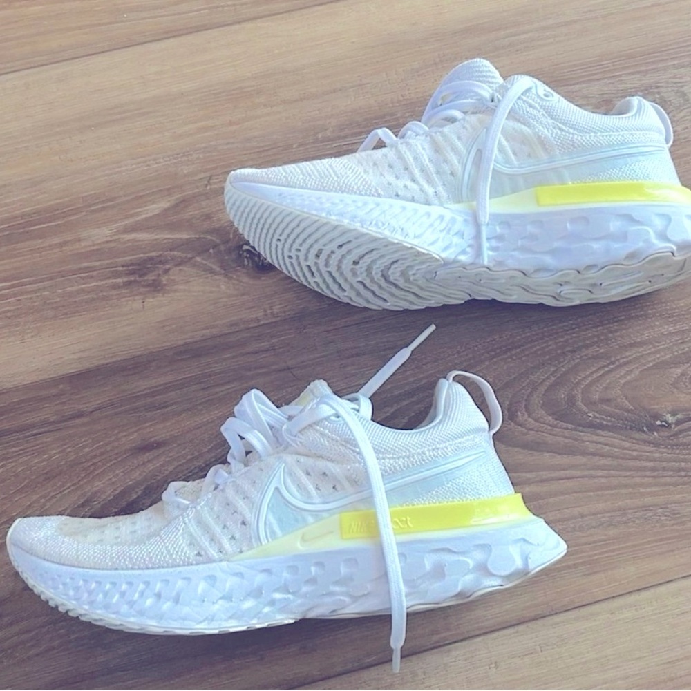 Nike Women’s React Infinity Run Flyknit 2 – White/Yellow